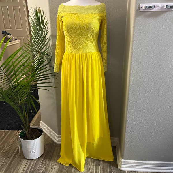 Gorgeous Vintage  Renaissance Flare Vibrant Yellow lace bodice gown- Small
