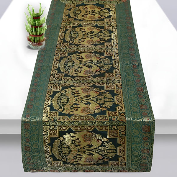 Chemin de table indien en soie avec éléphants vert et or pour mariage, vacances à la ferme. Brocade Runner Cadeau de fête bohème fait main, Action de grâces