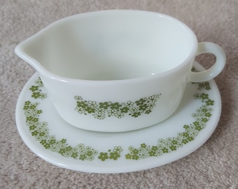 Pyrex Spring Blossom Gravy Boat with Underplate