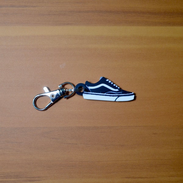 Shoe collection Old School Keychain/Keyring - Party Favor for birthday - Gifts for guests - Skater - Bag clip - Free Shipping