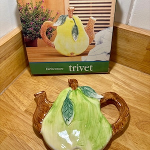 New in Box Ceramic Pear Tea Pot Trivet by Earthenware