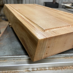Live edge serving board
