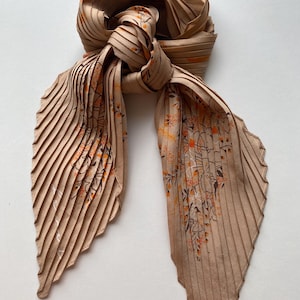 Vintage Pleated Scarf: Leonardi Italian Designer Floral Shawl