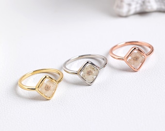 Handmade Daffodil Flower Ring: Real Flower Resin Jewelry