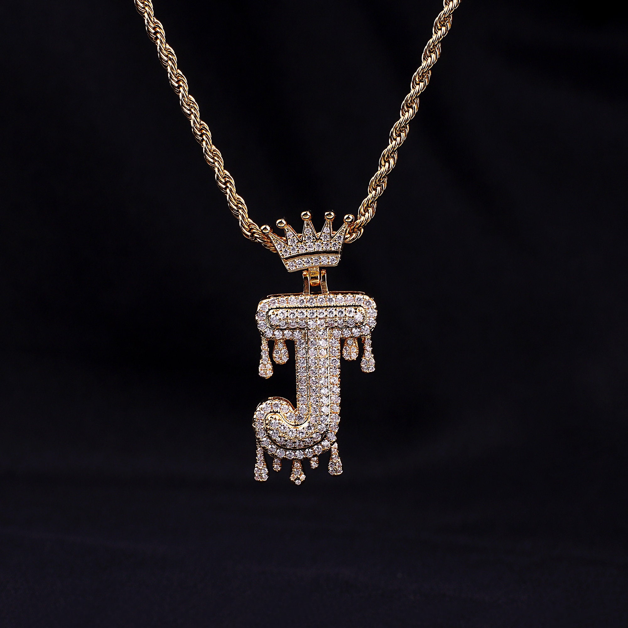 Philip Jones Collana placcata in oro con solitario creato con cristalli