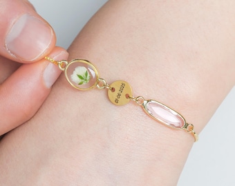 Custom Name Baby's Breath Bracelet with Birthstone, Personalized Message Real Flower Bracelet, Miscarriage Gift, Baby Loss Grieving Mom Gift