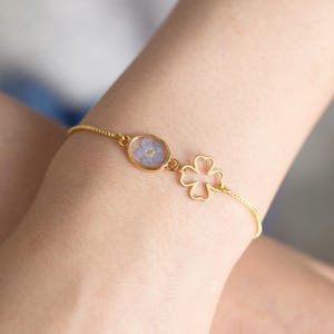 Forget Me Not Flower with Four Leaf Clover Bracelet, Lucky Clover Bracelet, Real Flower, Good Luck Pendant, Birthday Gift, Christmas Gift