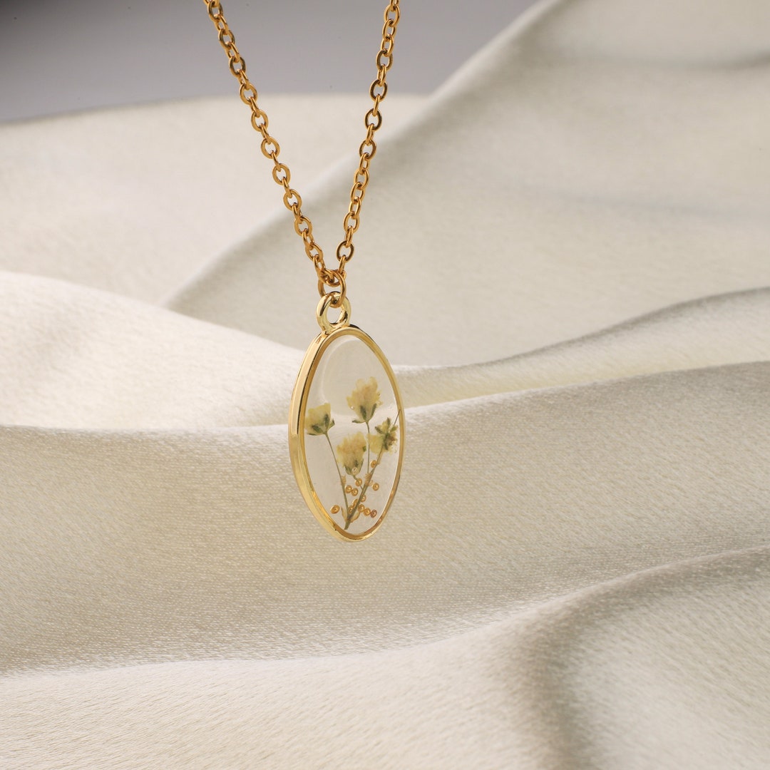 Baby Breath Necklace for Women, Pressed Flower Necklace, Dried Flower