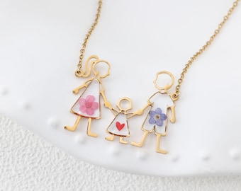 Family of Three Necklace, Mom Dad Child Jewelry, Real Flower Resin Necklace, Custom Length Family Gift for Mom and Parents