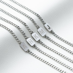 Collar con inicial personalizado para hombre, collar con etiqueta de letra resistente al agua, collar personalizado para hombre, regalo para novio o esposo, regalo de cumpleaños para él