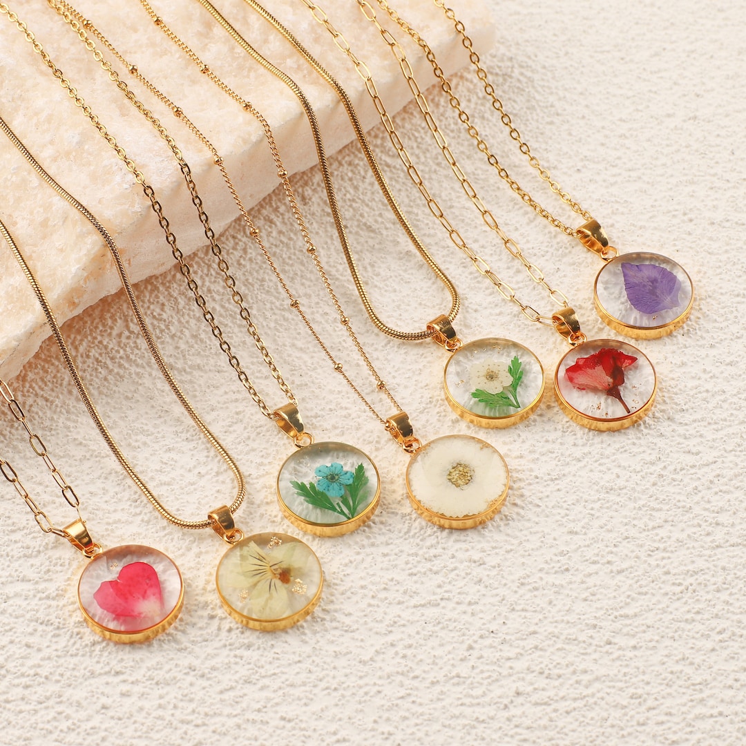 Collana con fiori del mese di nascita per le donne, collana con fiori di nascita personalizzati, collana floreale pressata, regalo di compleanno per lei, gioielli in resina - Etsy Italia