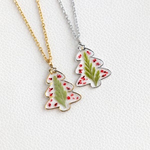 Christmas Tree Resin Necklace, Handmade Real Pressed Flower Necklace, Christmas Jewelry, Christmas Gift, Holiday Gift, Gift for Her