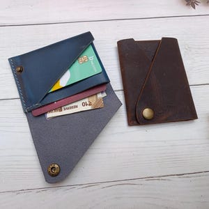 Cartera de cuero personalizada minimalista para hombres, tarjetero de cuero grabado personalizado, monedero delgado unisex, mini monedero portátil para tarjetas de crédito