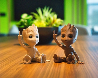 Groot met houding - 3D-geprinte oneerbiedige Groot - uniek displaystuk - nieuwigheid Guardians of the Galaxy Decor