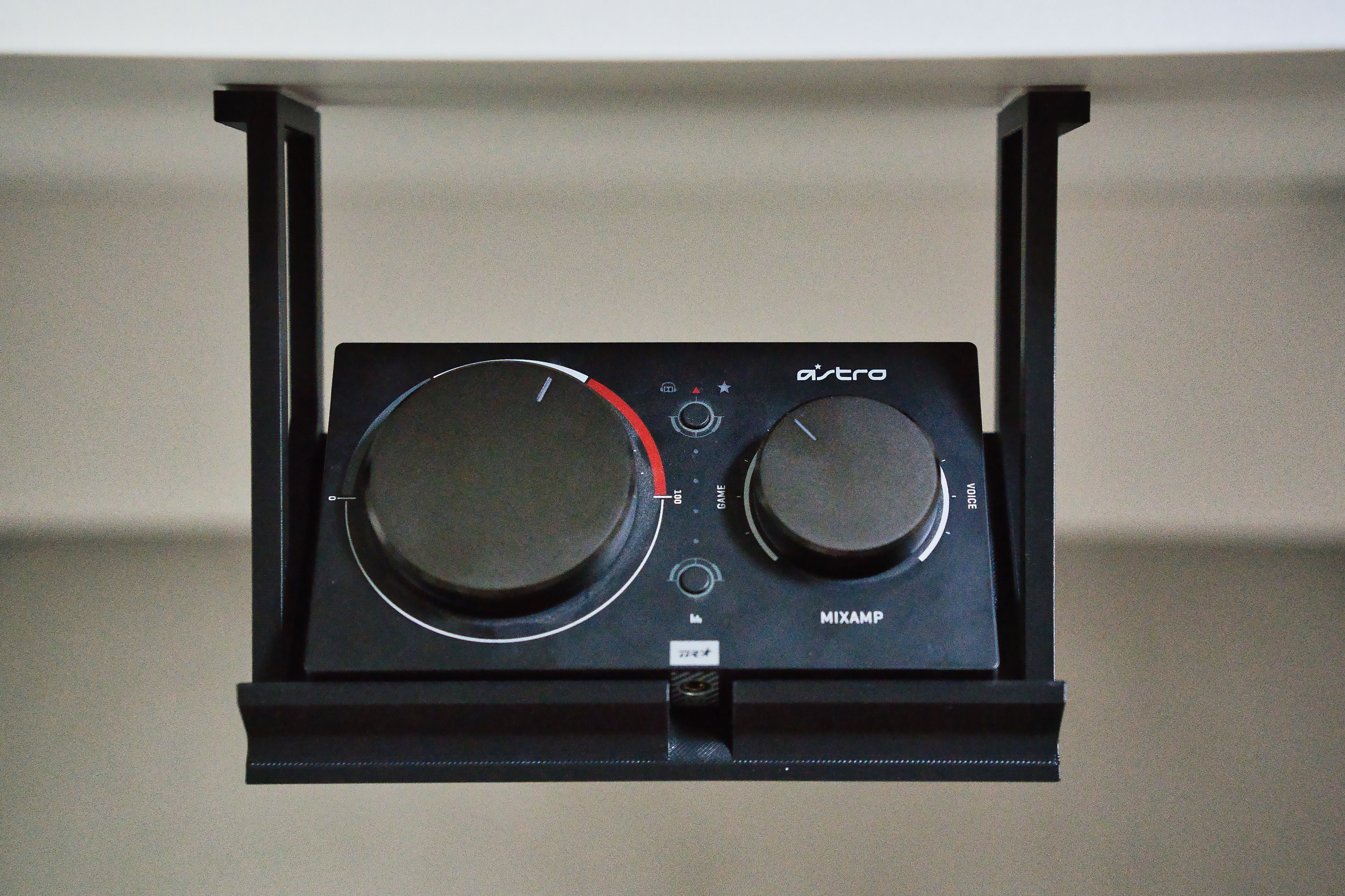 Astro MixAmp Proマウント（ヘッドホンハンガー付き） – 3Dプリント製 