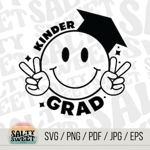 Kinder Grad SVG con signo de paz de cara sonriente y gorra de graduación - Descarga digital, imágenes prediseñadas de graduación de jardín de infantes, proyectos de graduación de bricolaje