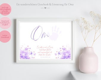 Op de afbeelding: Een downloadbare digitale print van een handafdruk kunstprint met een paars aquarel bloemenontwerp en de tekst "Om" en "Es gibt so viele Dinge auf dieser Welt und mazgerechnet ich bin die Beste".