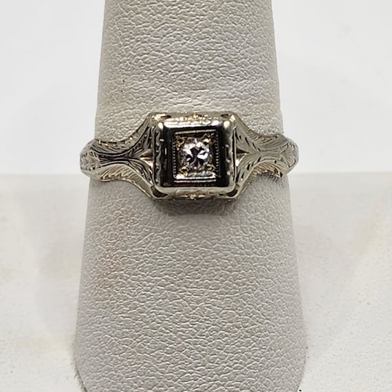 Ladies antique 18 carat white gold diamond ring