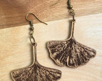 Ginkgo Blatt Ohrringe aus Holz | Botanische Accessoires | Leichte Ohrringe | Natur Inspiriert