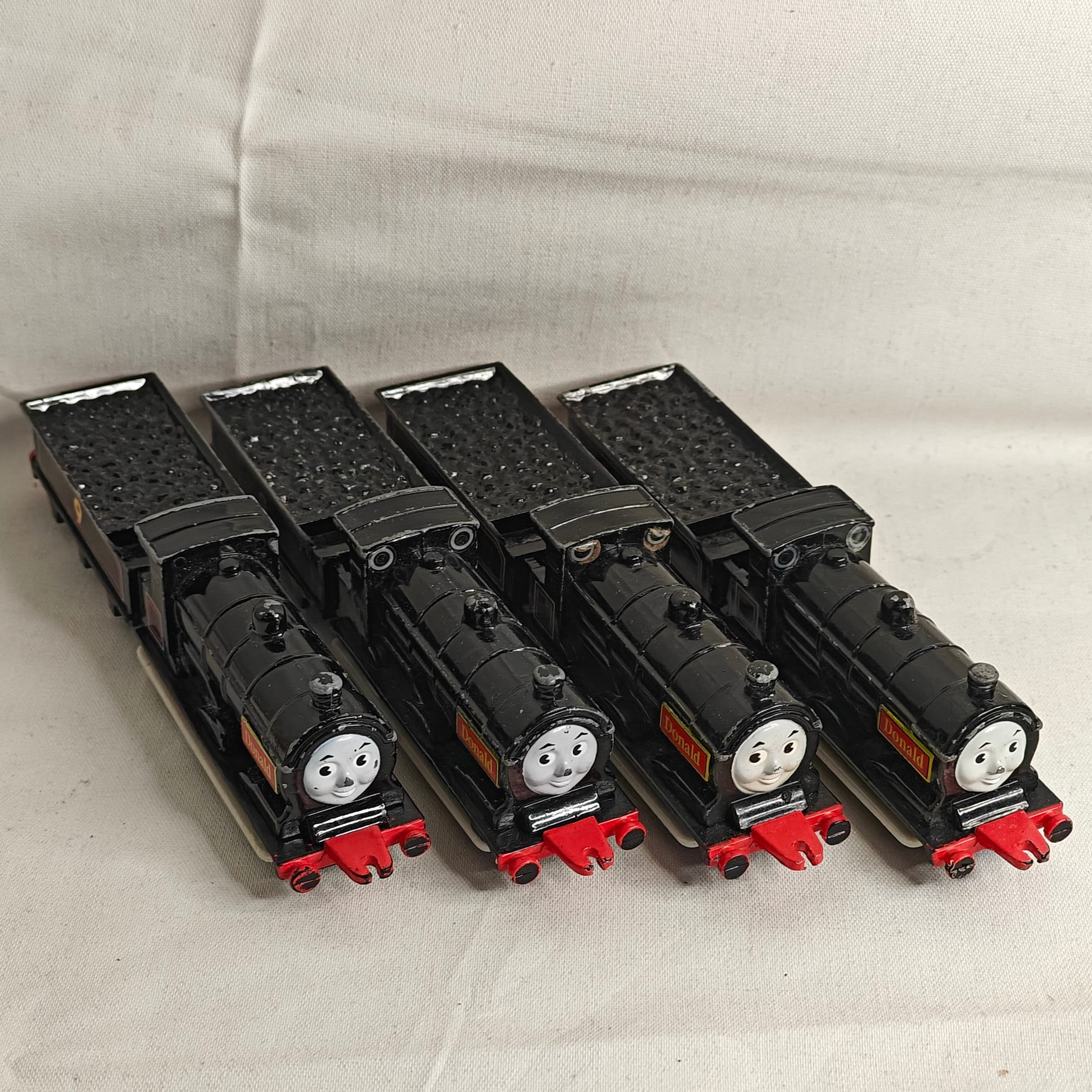 ERTL - Donald - Thomas & Friends Metal Diecast Railway Train - TÚ eliges el c - Imagen 11 de 13