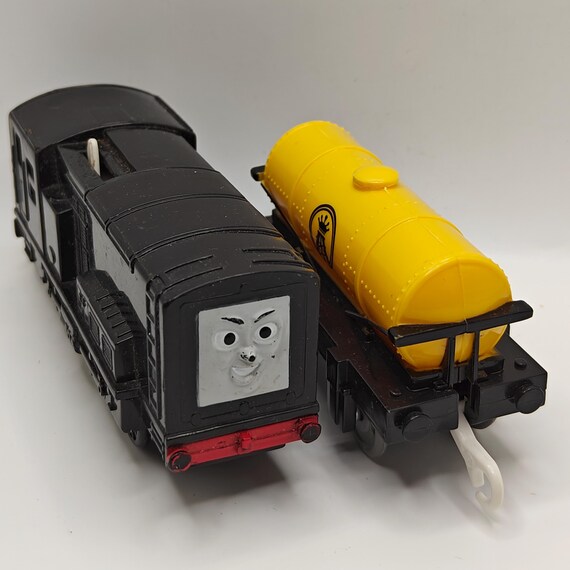 【トラックマスター】ディーゼルとサムソン【きかんしゃトーマス】 シリーズ19 \u2013 きかんしゃトーマス オフィシャルサイト