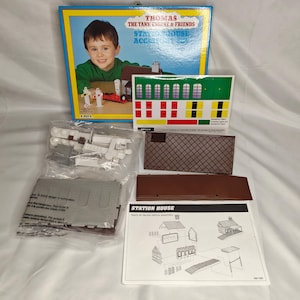 OPEN NEW - ERTL Stationhouse Accessory Set - Thomas & Friends Diecast Railway