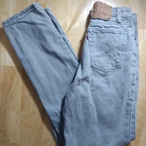Vintage 80er Jahre Levi&#39;s 501 Preshrunk Button Fly Graue Denim Jeans