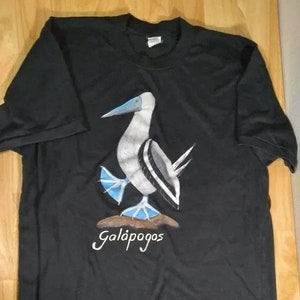 Camiseta gráfica Galápogos de pájaro piquero de patas azules vintage de los años 90