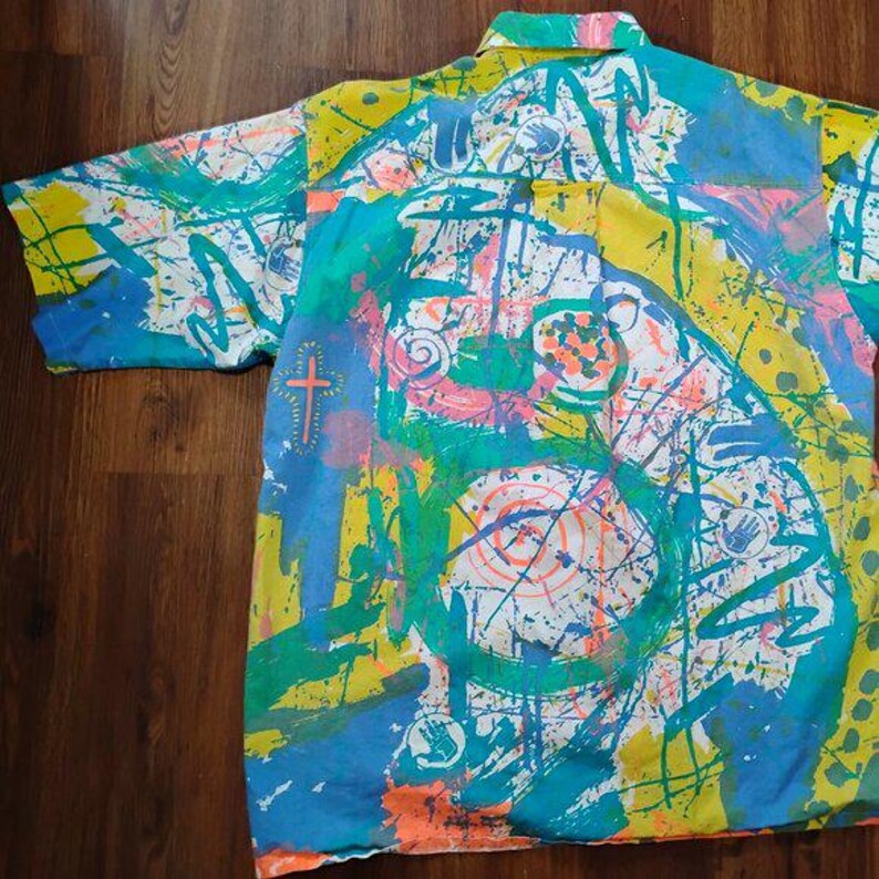 Camisa hawaiana vintage de los 80 de Body Glove con estampado abstracto neón. imagen 6