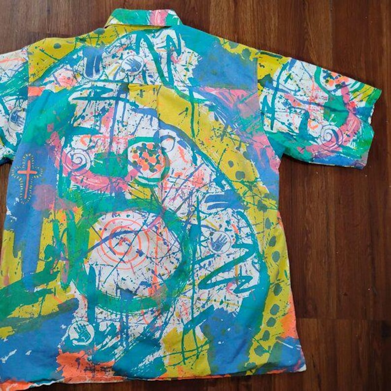 Camisa hawaiana vintage de los 80 de Body Glove con estampado abstracto neón. imagen 7