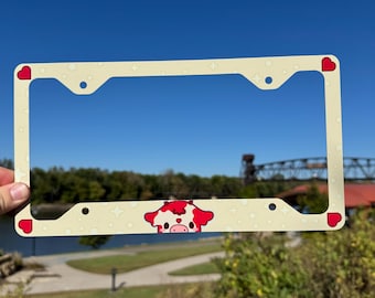 Ramka na tablicę rejestracyjną z truskawkową krową: Kawaii aluminiowa dekoracja samochodowa