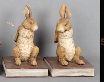 Coniglio Lepre in piedi su un libro Coniglietto Fermalibri Resina Desiderio 7,5" set di 2
