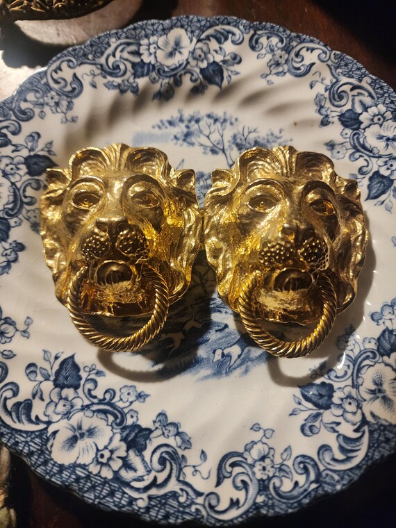 Vintage 1974 Mimi Di N Gold Lions Door Knocker Belt Buckle 