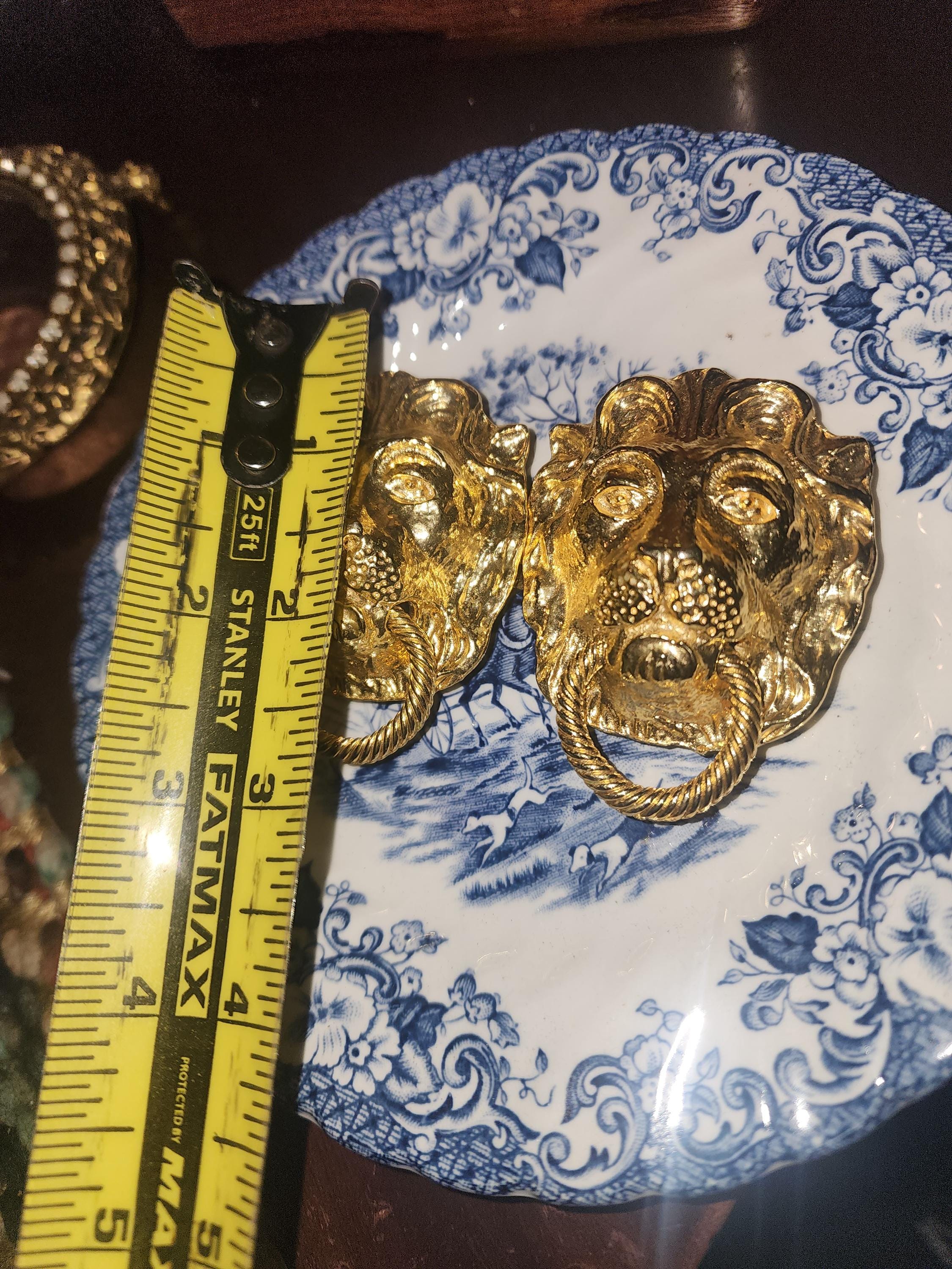 intage Silver Lion Head Belt Buckle |Doorknocker Style 1974 Mimi N Di Vintage 1974 Mimi Di N Gold Lions Door Knocker Belt Buckle  main image 2