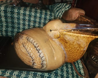 ペリカンの釉薬陶器