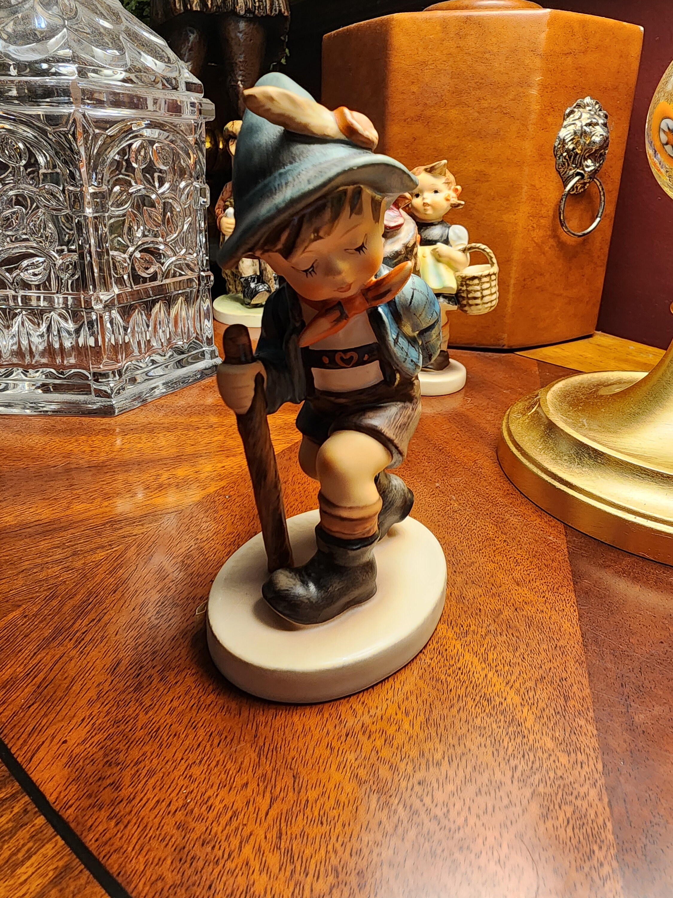 Amazon.com: Hummel Goebel 198/I - Home From Market Boy with