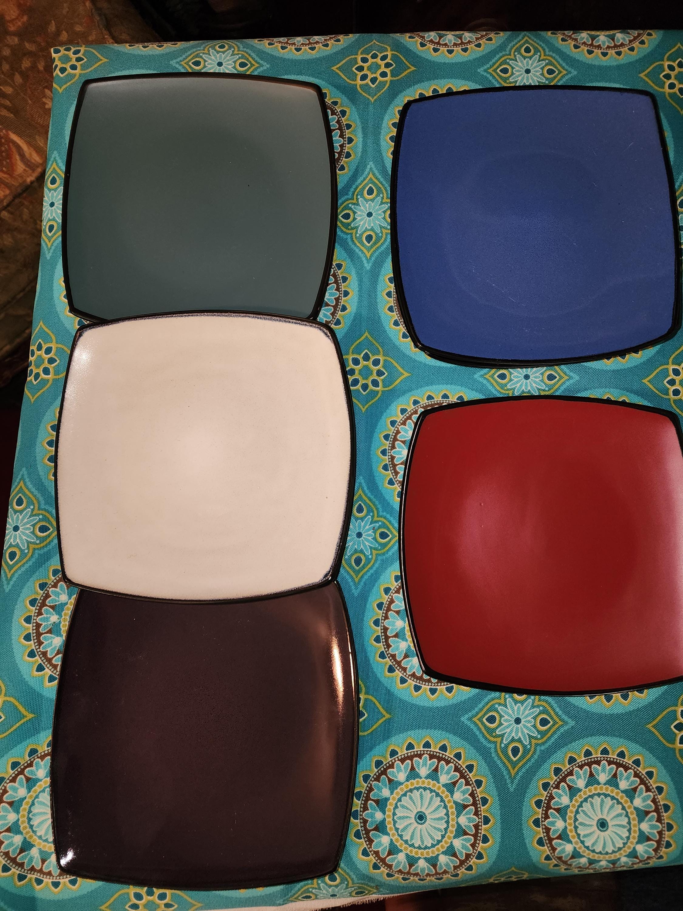 Gibson Soho Lounge Elite Modern Stoneware 7 1/2” Square  salad Plates several colors set of 7 plates