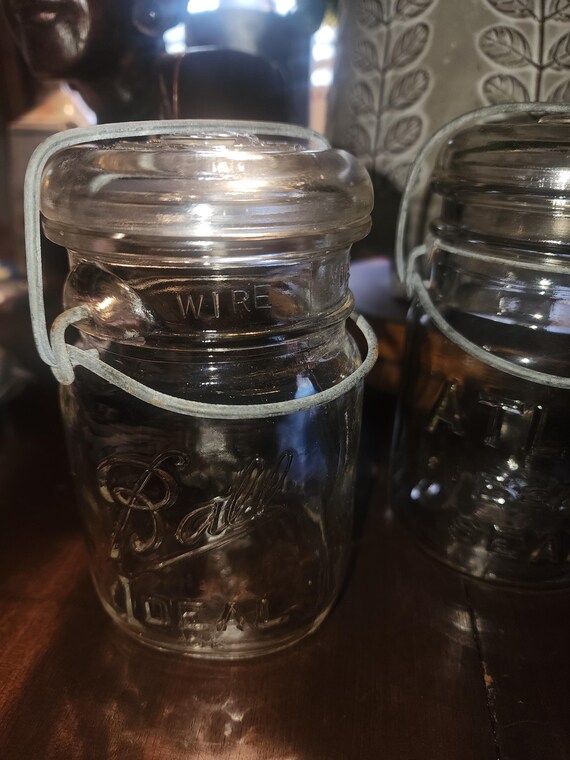 蓋付きヴィンテージガラスジャー：ボール、アトラス、二重安全 - 3個