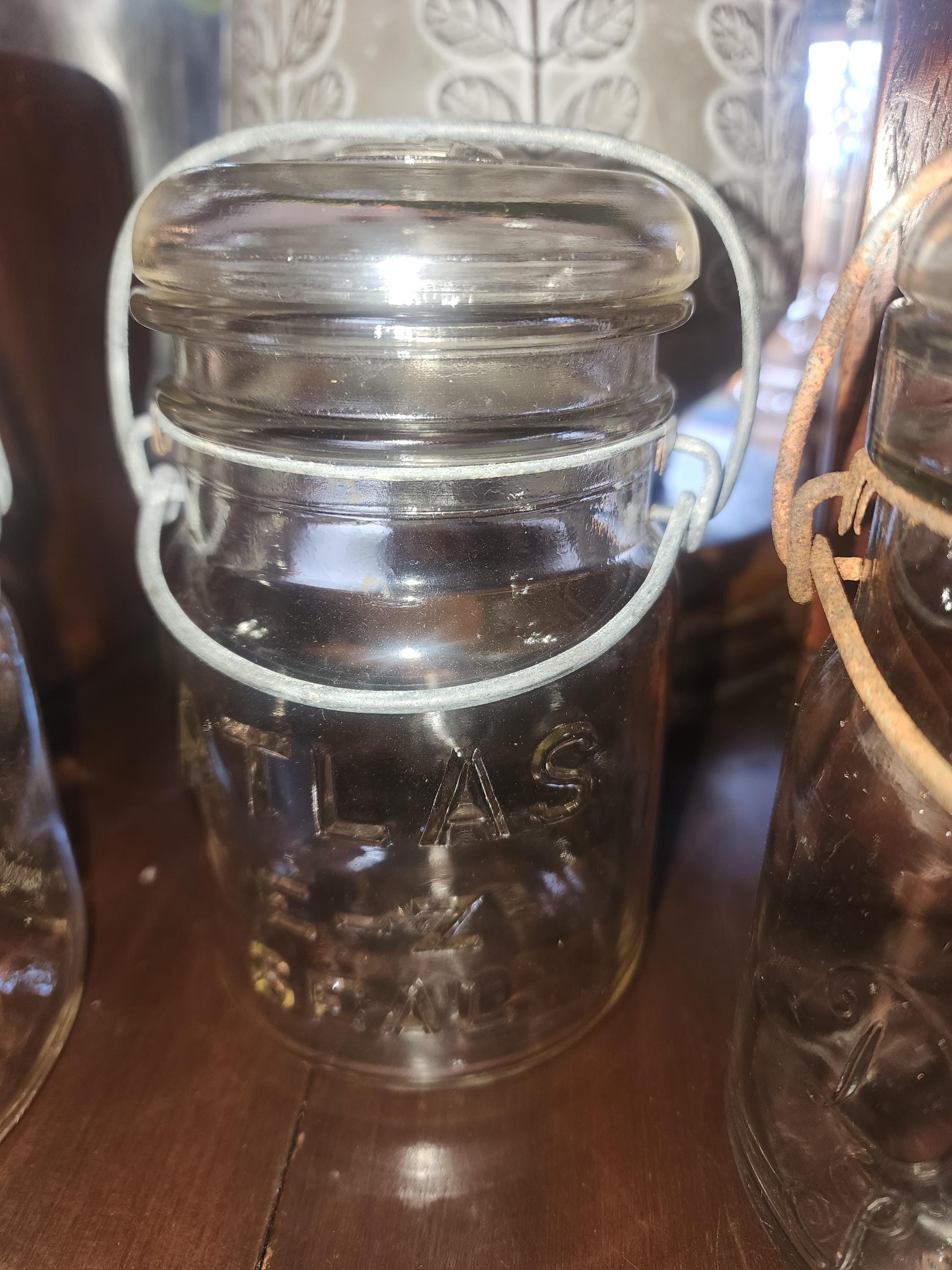 蓋付きヴィンテージガラスジャー：ボール、アトラス、二重安全 - 3個