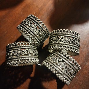 Set of 4 Vintage Pewter Napkin Rings - Ornate pattern