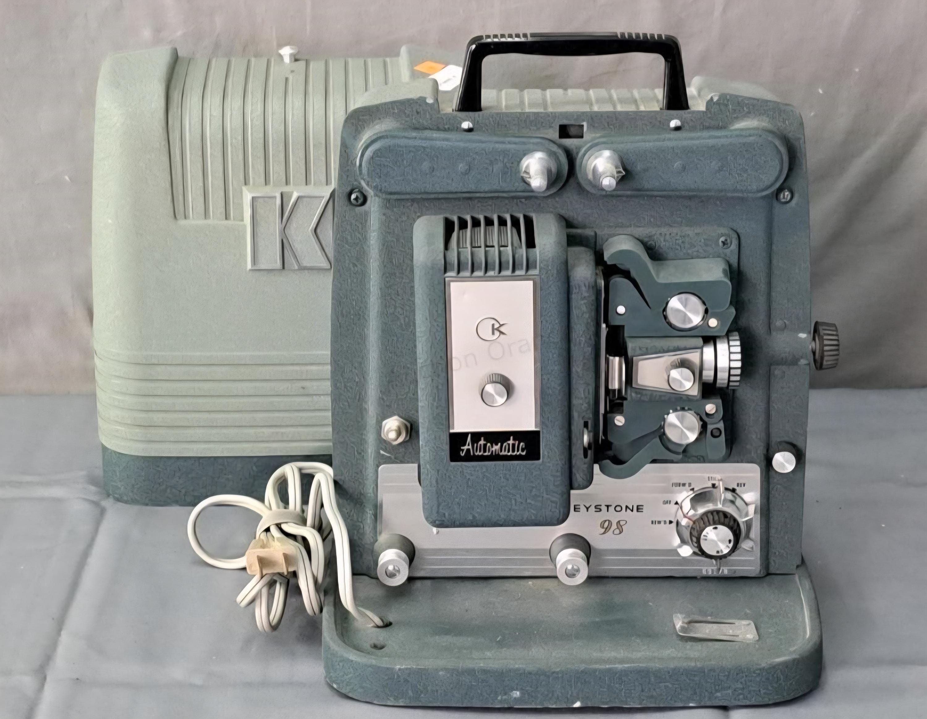k943 BELLE PRO JECTOR 8m/mアンティーク Vintage 8mm Movie Projector - Etsy