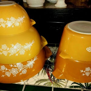 Vintage Pyrex Butterfly Gold Cinderella Nesting Mixing Bowls Set of 5