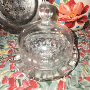 Mikasa Salinas round Butter Dish With Lid small