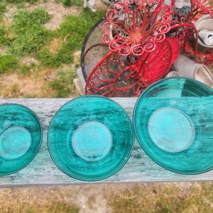 SET of 3 Social Studies Emerald Green Glass NESTING BOWLS 6, 10, 16 ounce