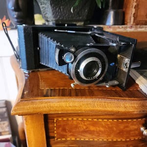 Vintage Kodak Vigilant Six-16 Camera in Original case With Instructions Guides