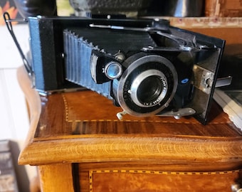Kodak Six-16 et son objectif anastigmat F-6.3 126mm Face