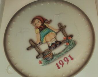 Goebel West German Pottery | Decorative Hummel 1991 Wall Plate or Bookshelf Decor
