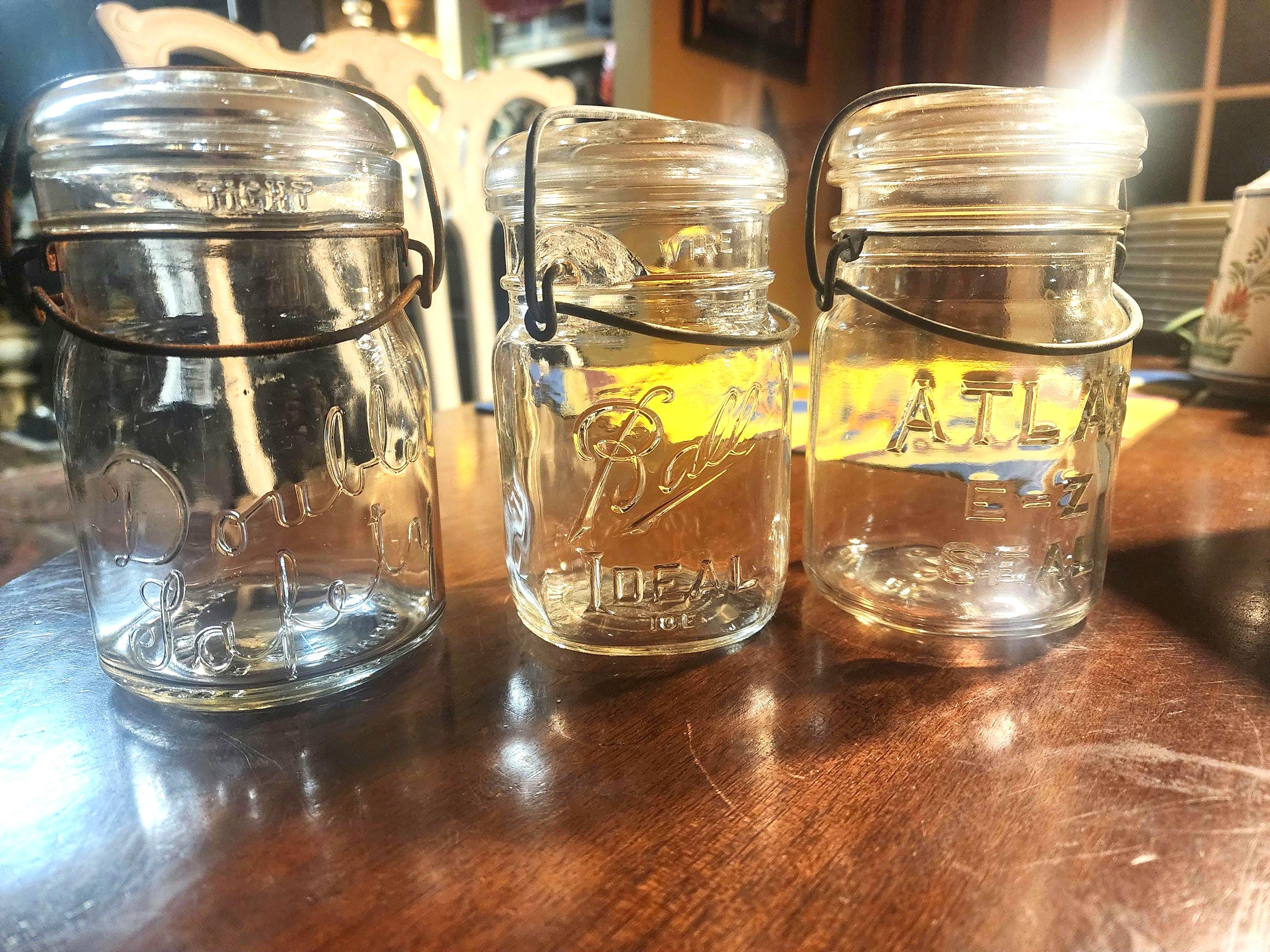 蓋付きヴィンテージガラスジャー：ボール、アトラス、二重安全 - 3個