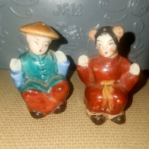 Mid century, Asian/Japanese man/ woman, salt/ pepper shakers, Japan