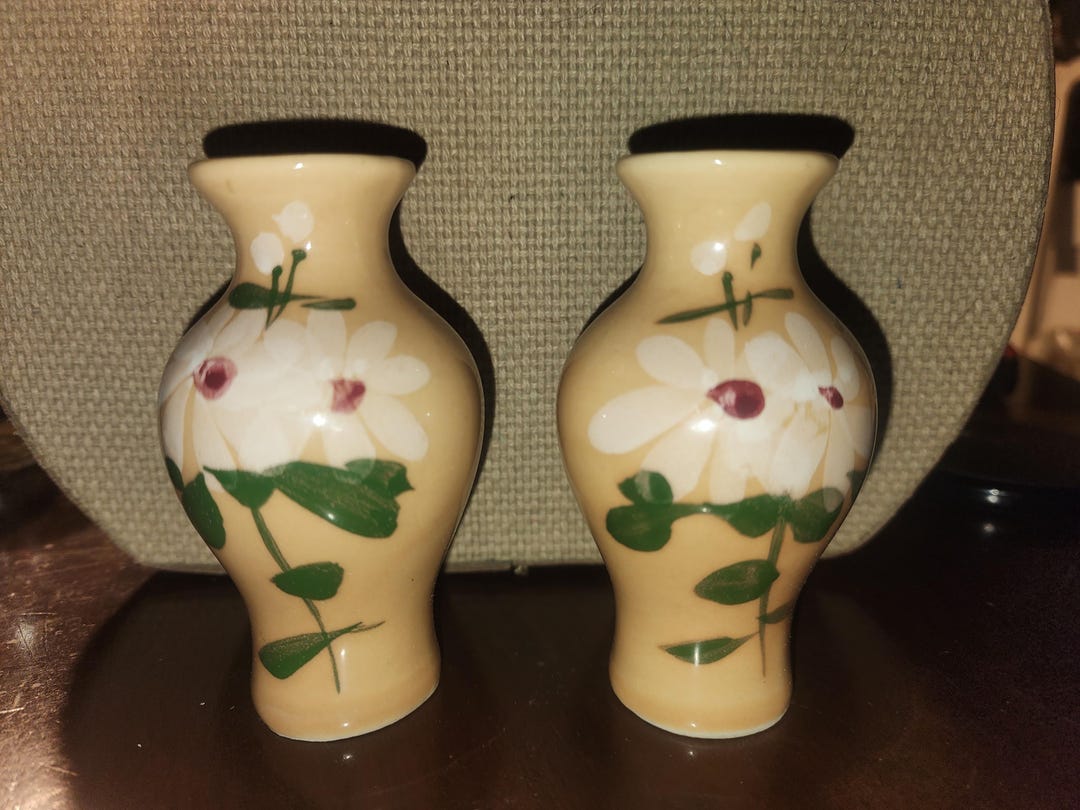 Vintage Mini Bud Vase Ceramic Hand Painted Daisies 3 5/8" H Set of 2 - Etsy